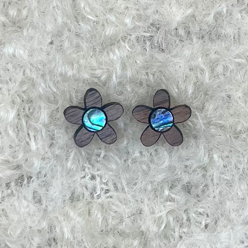 Groovy Flower Studs in Walnut