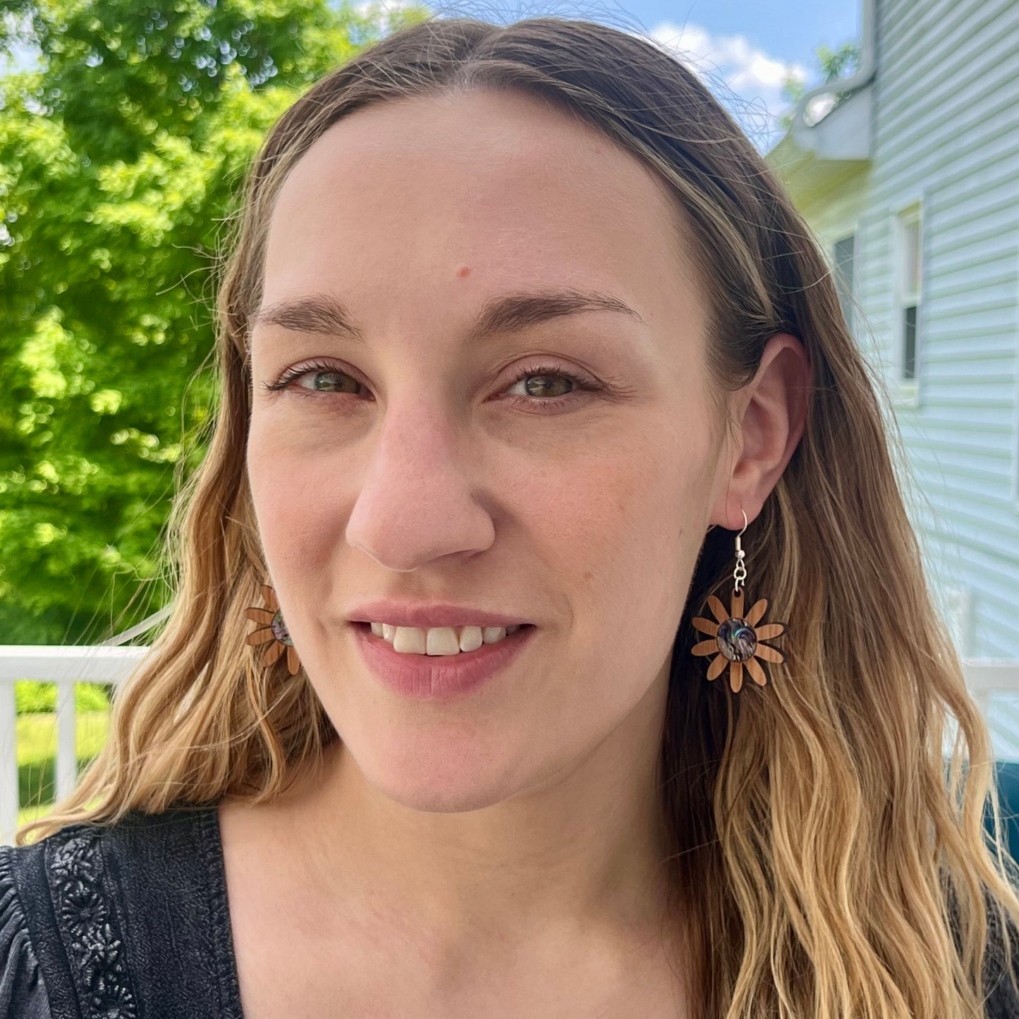 Daisy Earrings in Cherry